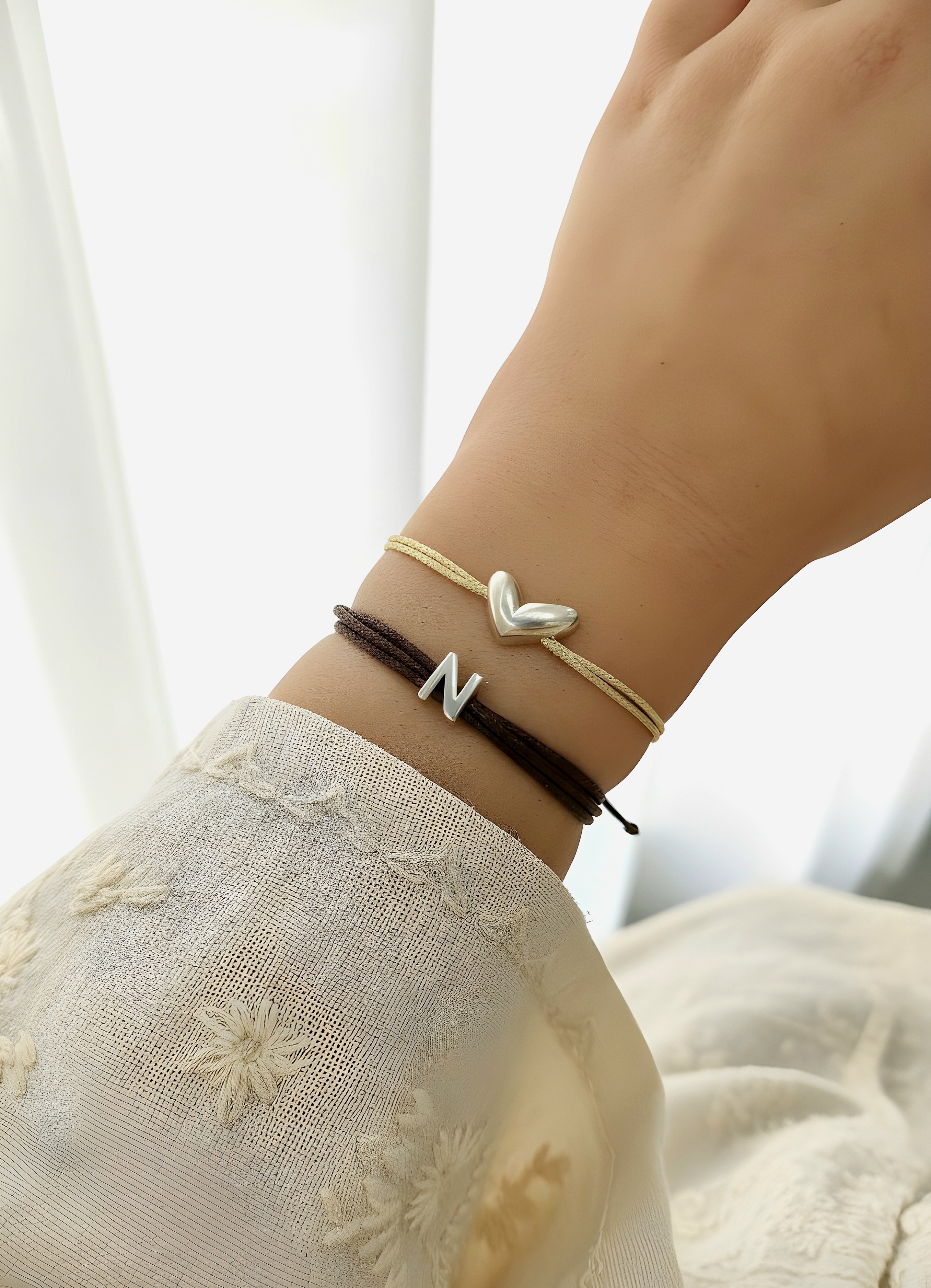 دستبند نقره قلب و حرف