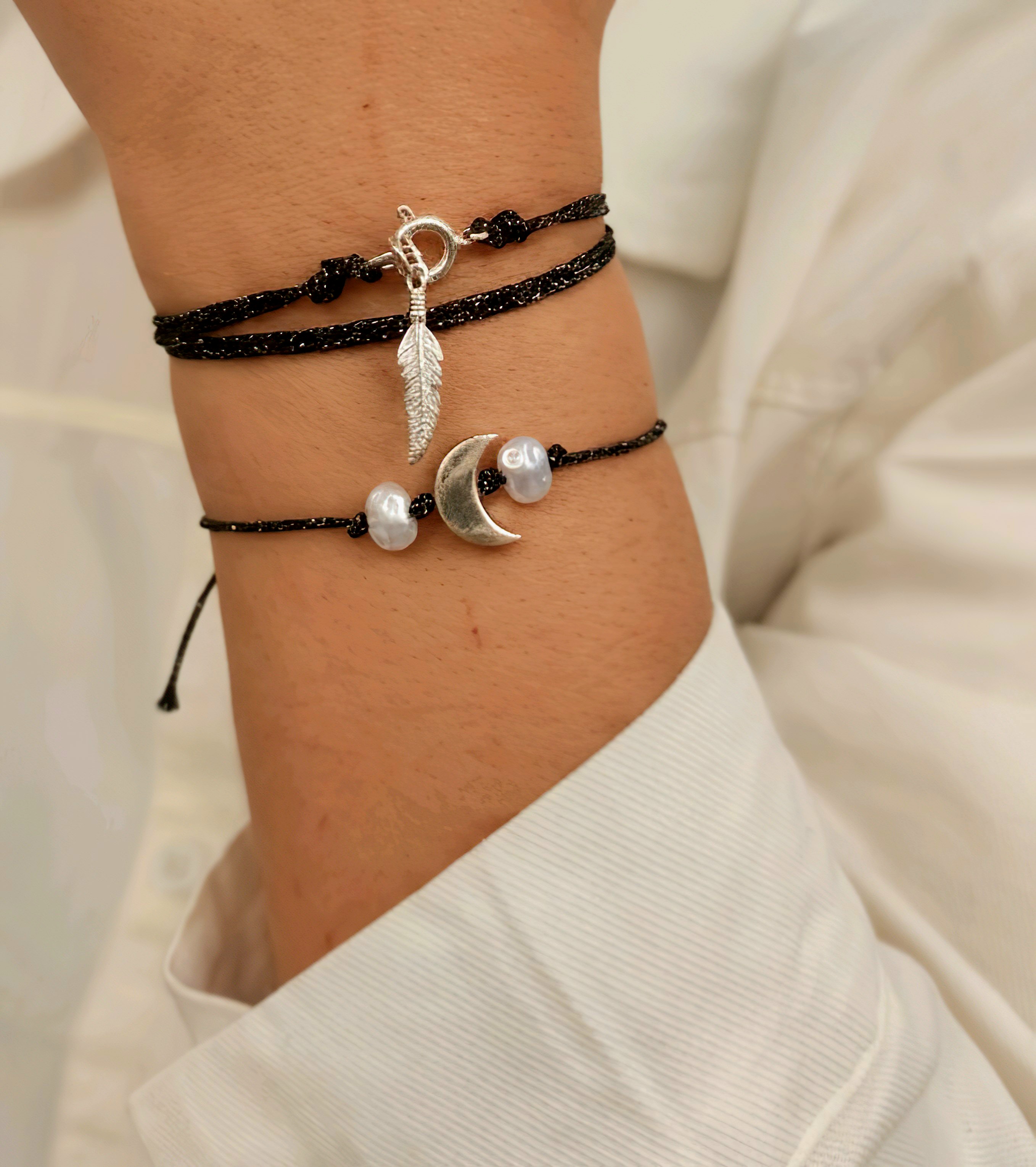 دستبند نقره پر و ماه با مروارید پروررشی