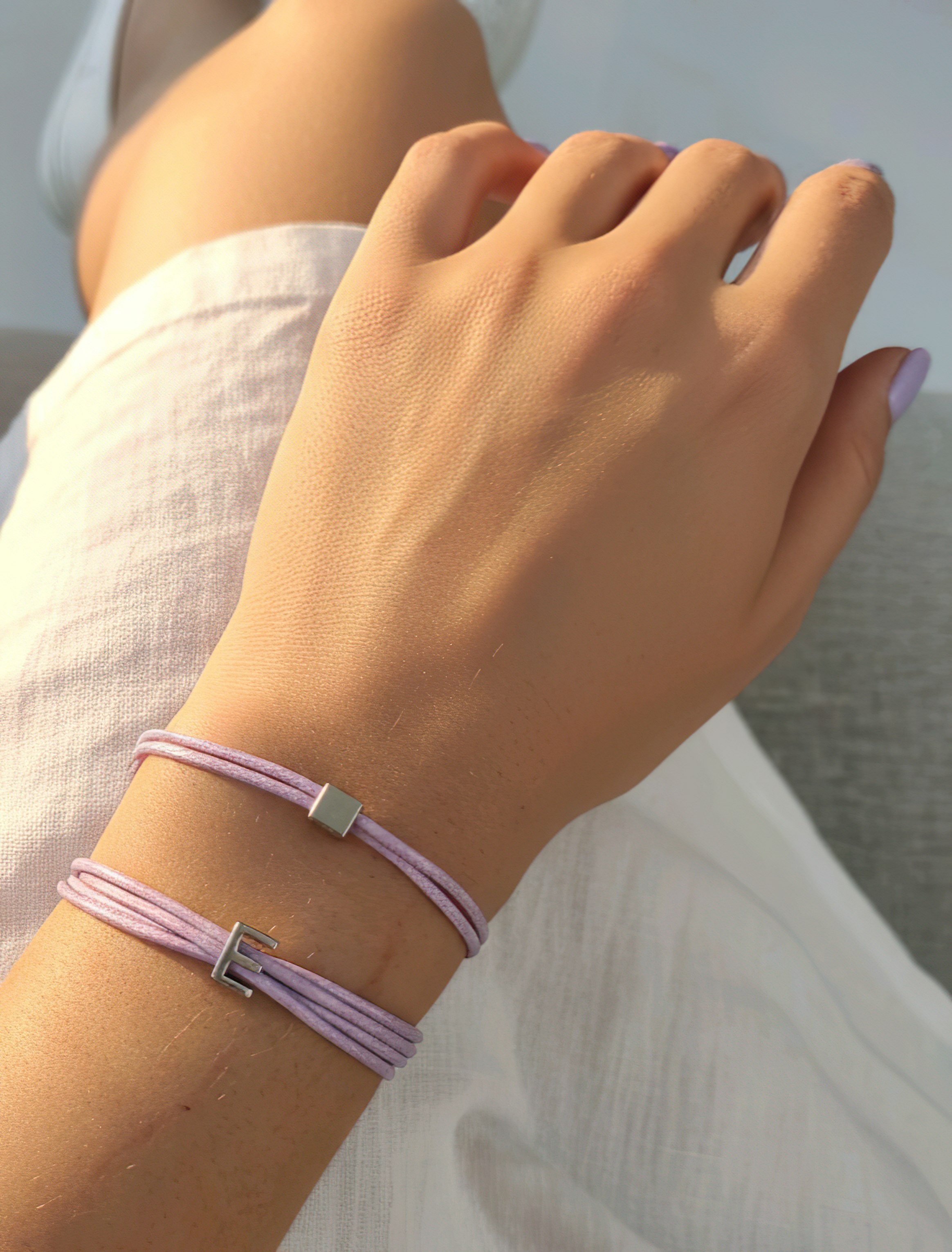 دستبند نقره حرف E