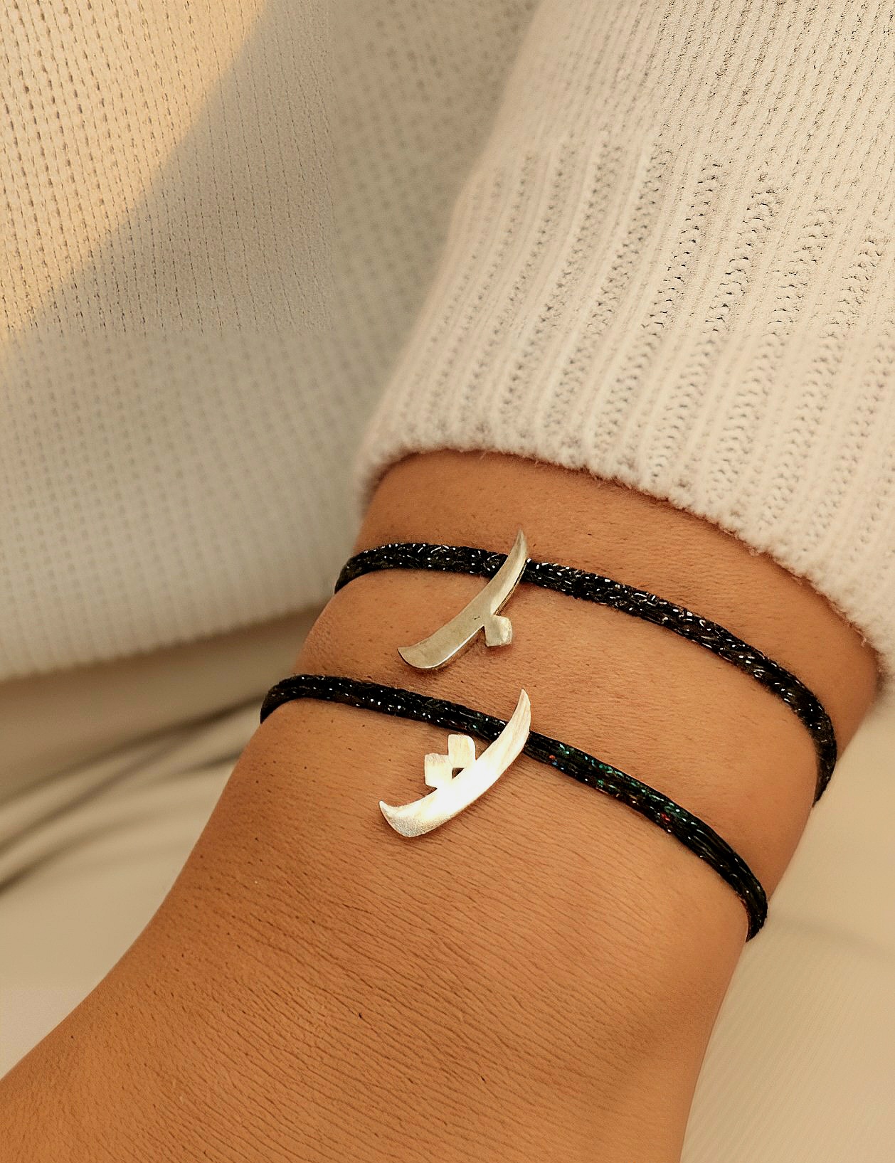 دستبند نقره حرف فارسی ت کپی