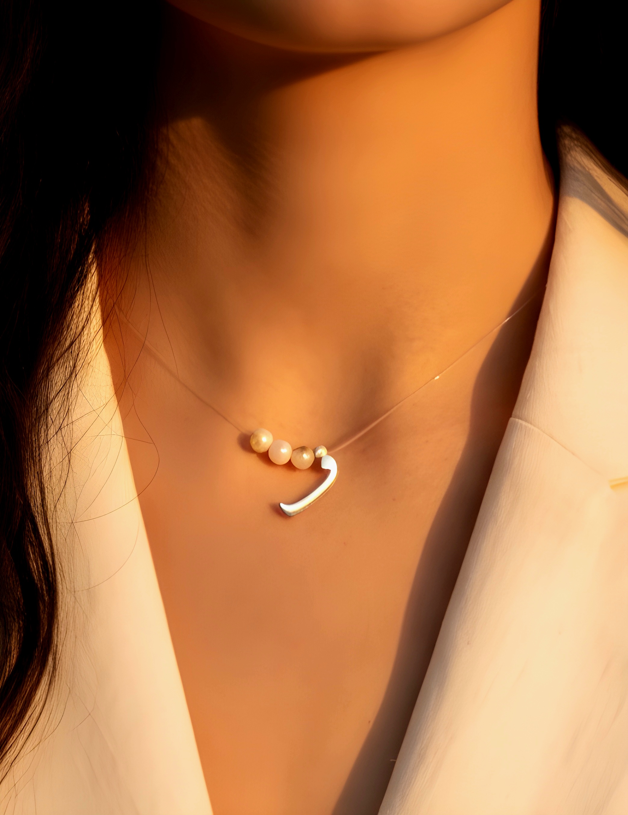 گردنبند حرف ف فارسی نقره و صدف